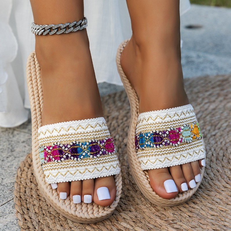 Chinelos Femininos para Uso Ex - Ethnic Fashion Design avaliação e preço